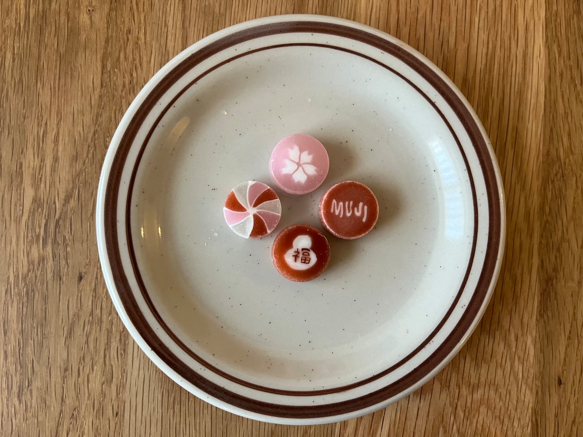 「柄がかわいすぎる!」【無印良品】『福飴』を実際に食べてみた