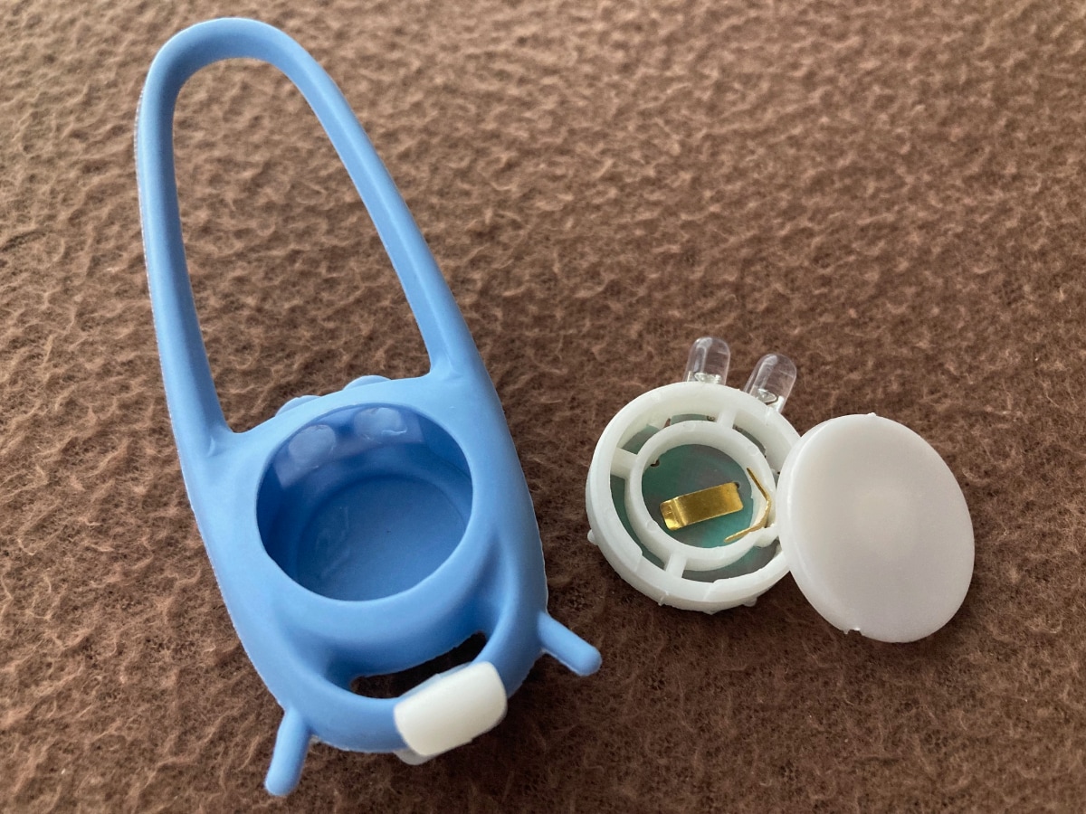 補助用として使おう!100均の自転車ライト|電池のセットも簡単!シリコンタイプを紹介