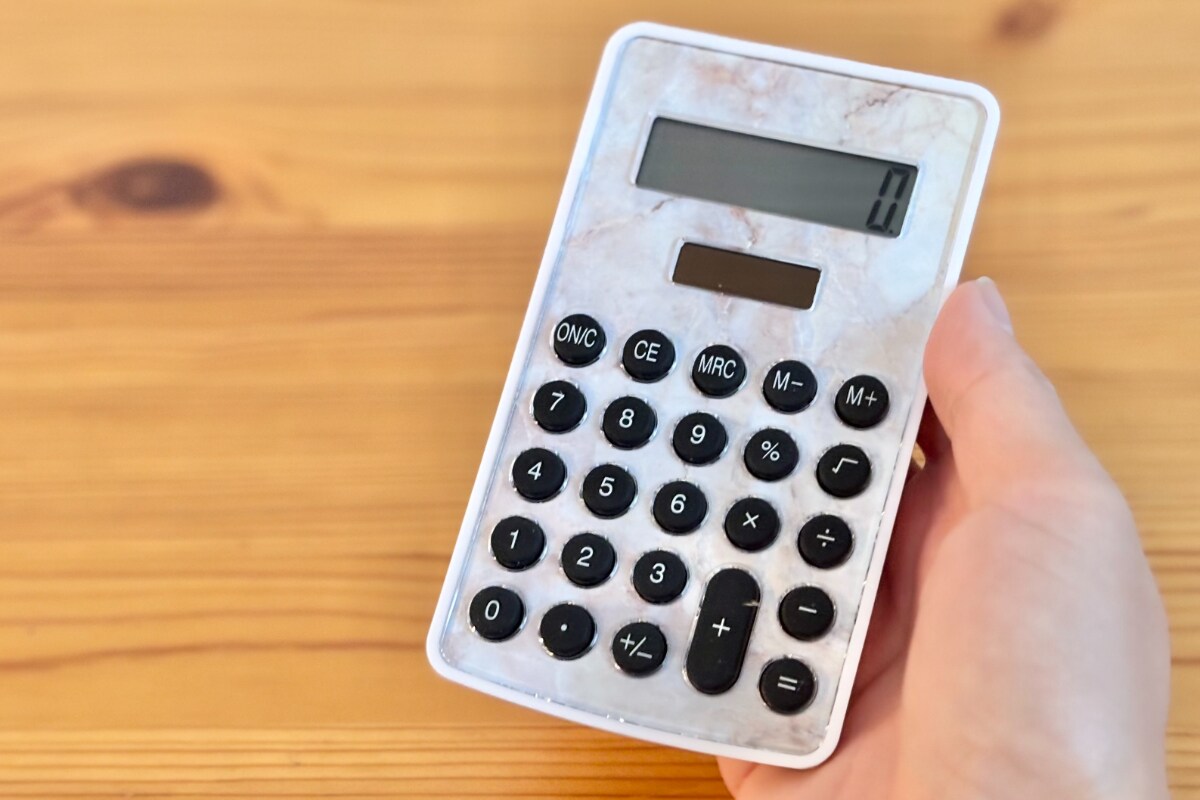 100均の電卓おすすめ7選【ダイソー・セリア・キャンドゥ】使いやすい・かわいい商品も