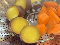100均の蒸し器が超使える！さつまいもを蒸してみたら…えっ、こんなに美味しいの！？