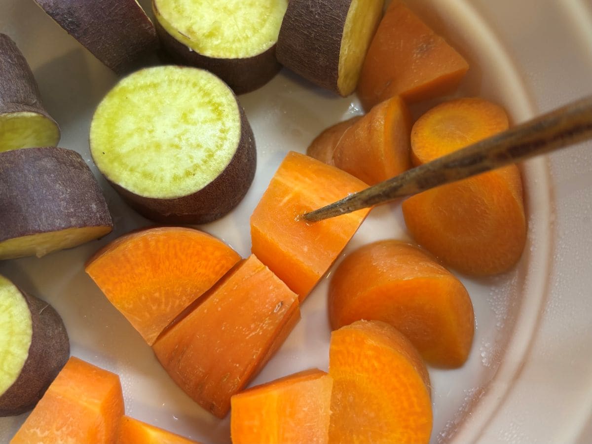 100均の蒸し器が超使える!さつまいもを蒸してみたら…えっ、こんなに美味しいの!?