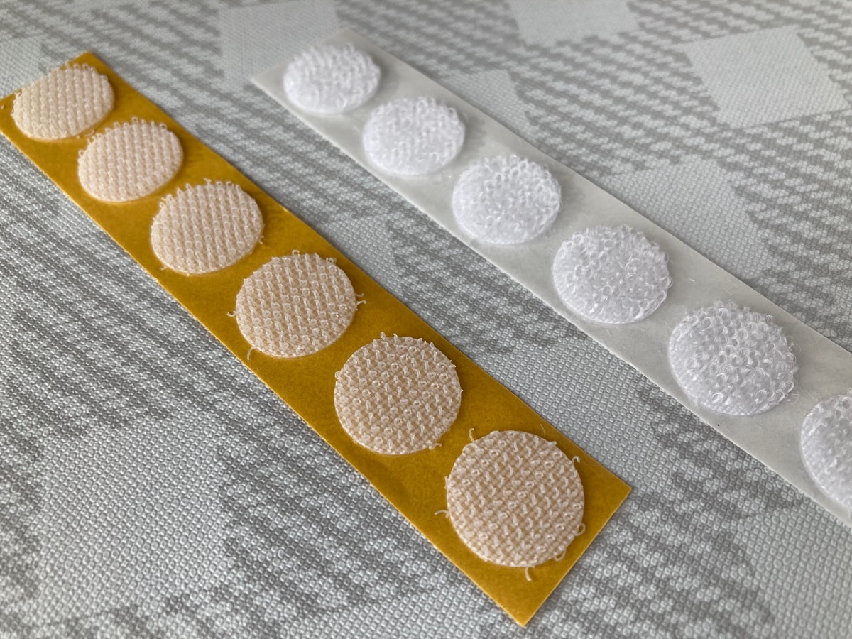 マジックテープは100均で買える?どこにある?|両面テープで使いやすい!強力タイプや丸型も紹介