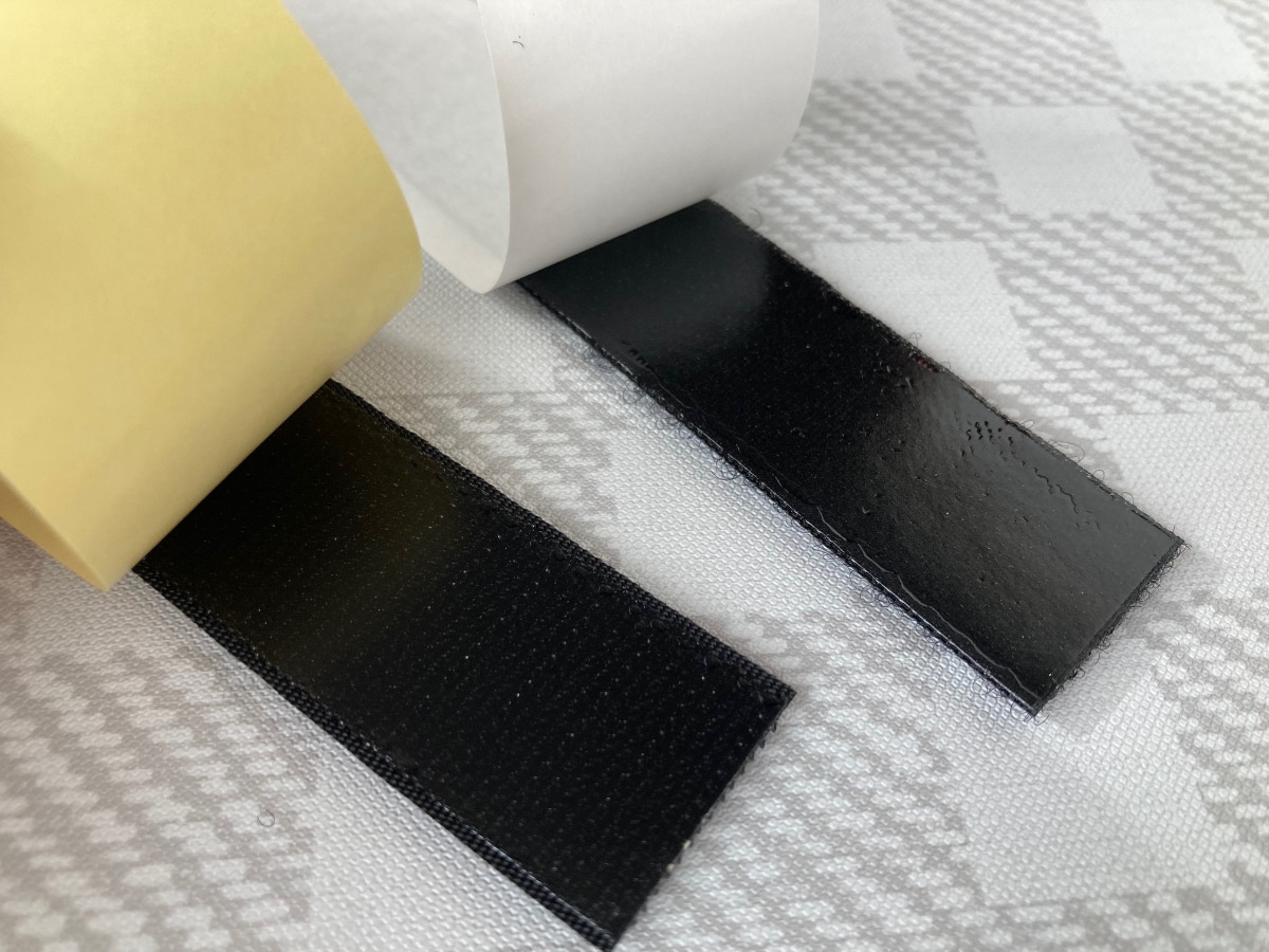 マジックテープは100均で買える?どこにある?|両面テープで使いやすい!強力タイプや丸型も紹介