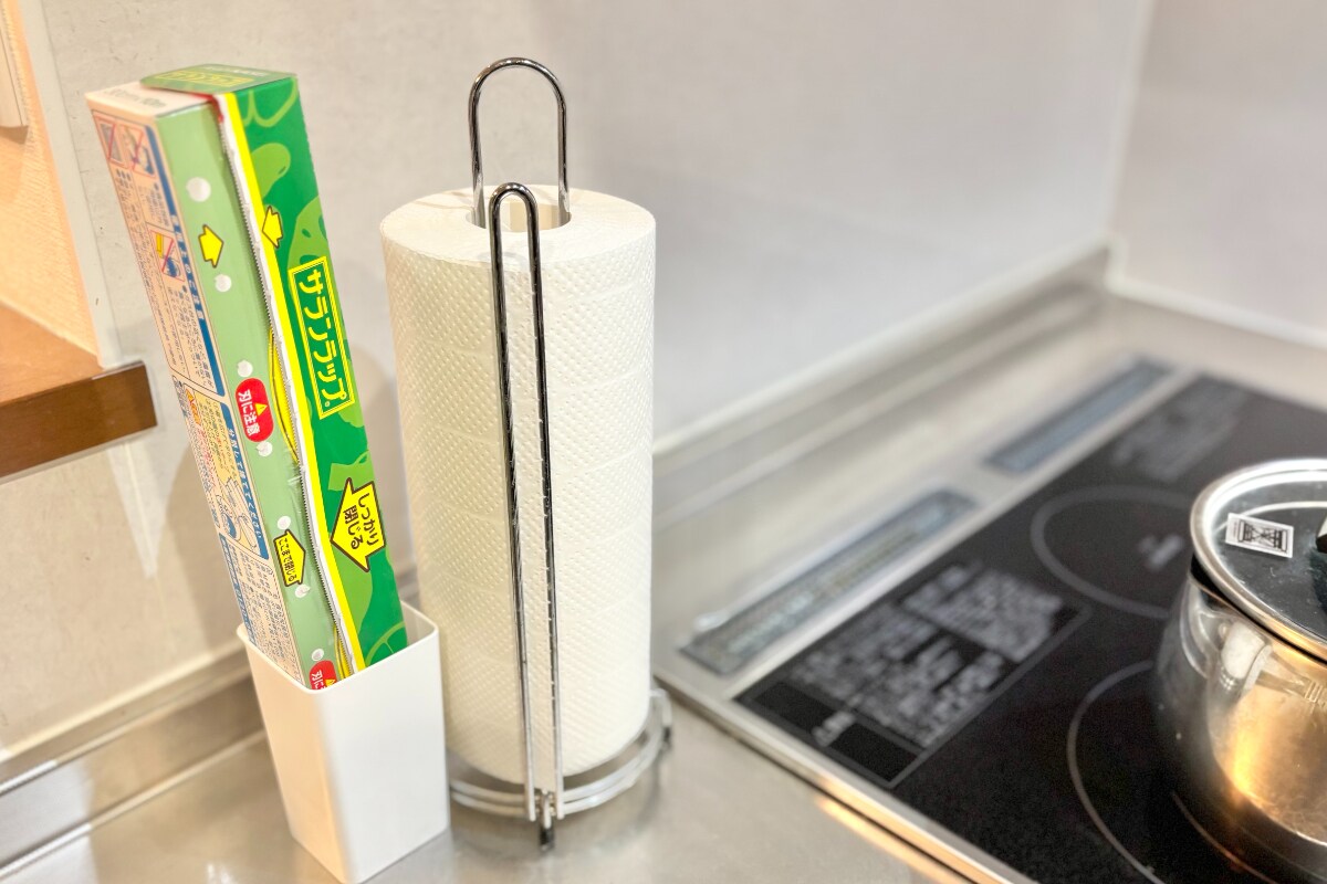【100均】ラップホルダーのおすすめ6選【ダイソー・セリア・キャンドゥ】マグネット式や横置きも