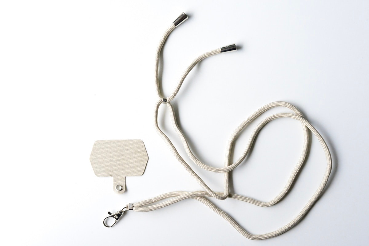 100均でストラップホールを後付け!【ダイソー・セリア・キャンドゥ】