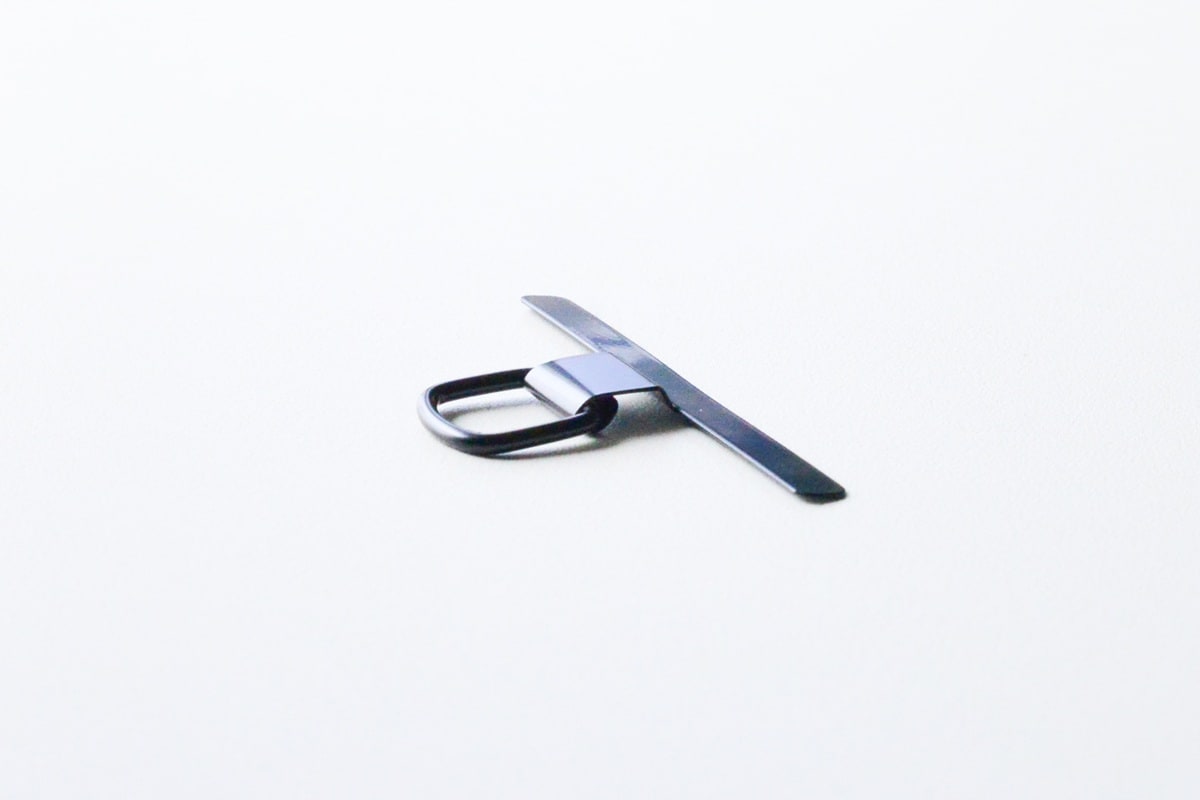 100均でストラップホールを後付け!【ダイソー・セリア・キャンドゥ】