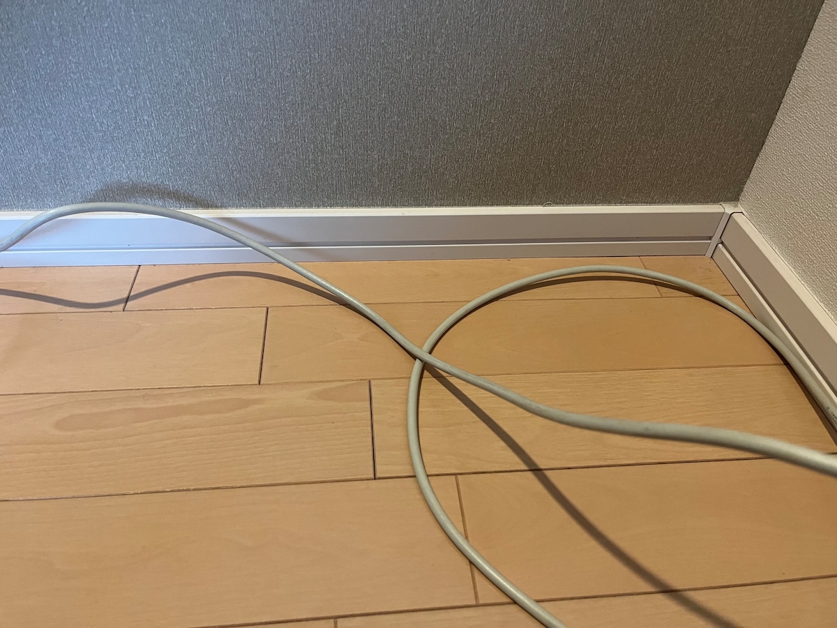 100均のコード収納が優秀すぎ!ダイソー・セリア・キャン★ドゥで買った9商品を紹介