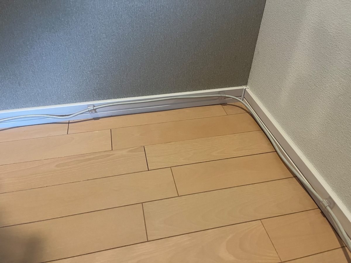 100均のコード収納が優秀すぎ!ダイソー・セリア・キャン★ドゥで買った9商品を紹介