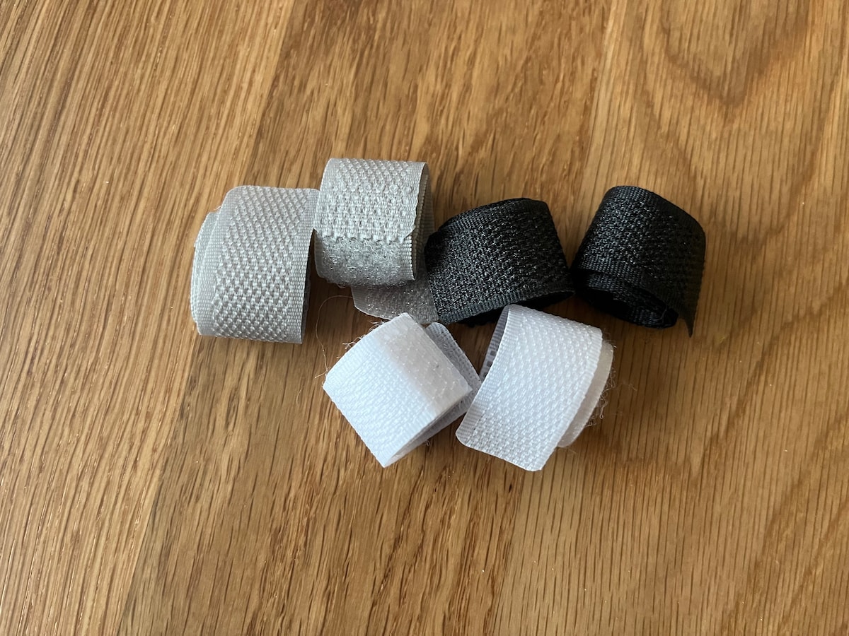 100均のコード収納が優秀すぎ！ダイソー・セリア・キャン★ドゥで買った9商品を紹介