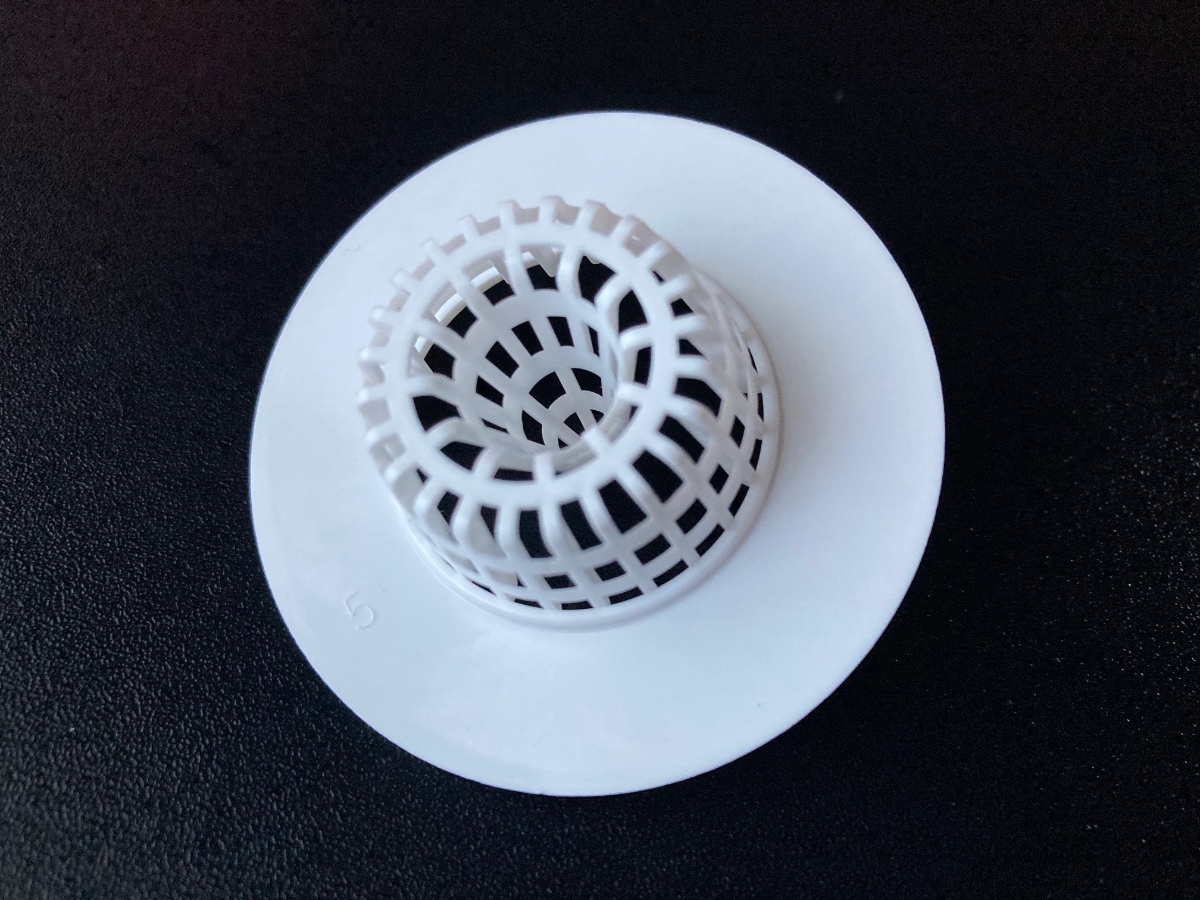 種類が豊富!排水溝ゴミ受けは100均で|ステンレス製や洗面台用にも注目