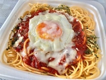 目玉焼きの存在が良き！【ファミマ】有名シェフが監修したトマトパスタ