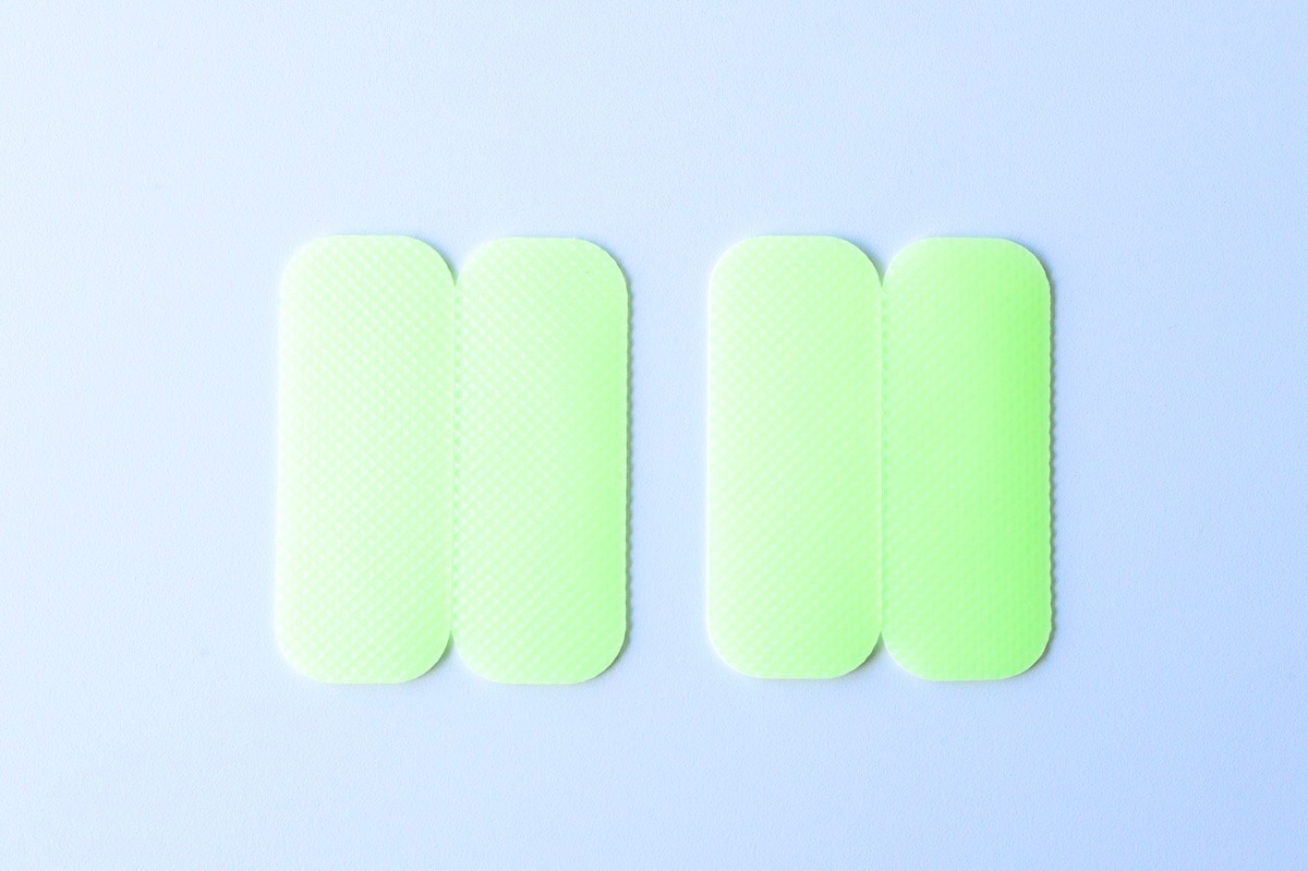 100均の滑り止めシールは用途がいっぱい！ハンガー用や靴下用も紹介