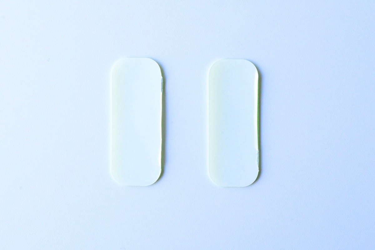 100均の滑り止めシールは用途がいっぱい！ハンガー用や靴下用も紹介