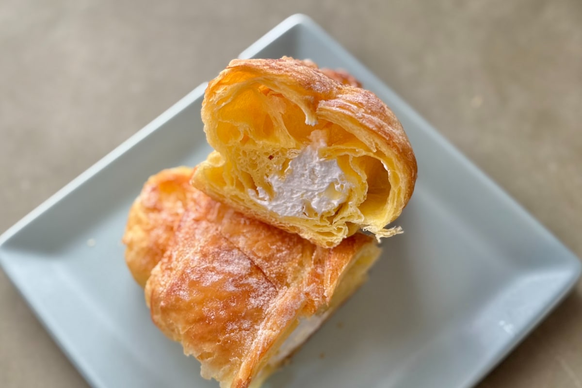 軽やかな生地とホイップが好相性！【ローソン】のパンがまるでスイーツ