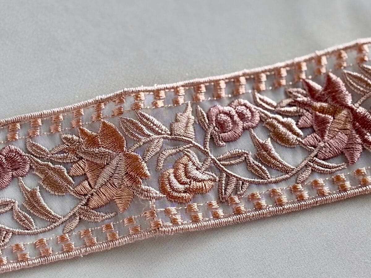 100均のリボン12選!ベロアや刺繍、レースまで大充実♡【ダイソー・セリア・キャンドゥ】