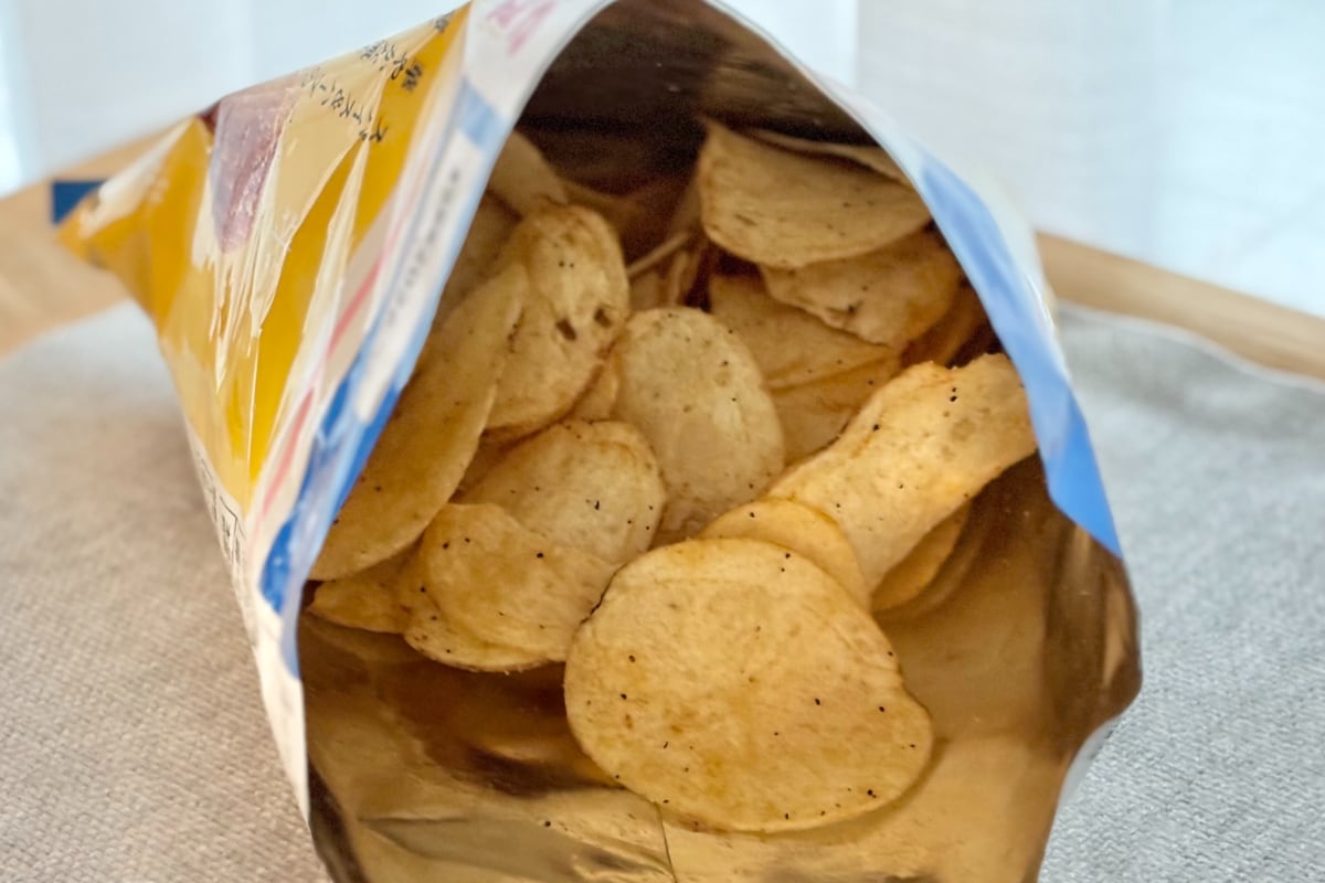 冬恒例のホットスナックが変身!【ローソン限定】ポテチがやみつきになる