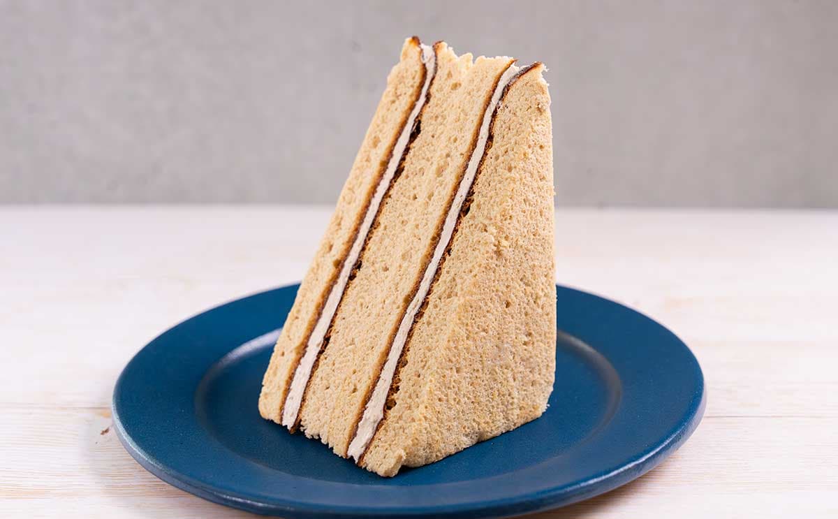 コーヒー好き集合【セブン】「三角シフォンサンド」の新作がめっちゃ美味いゾ