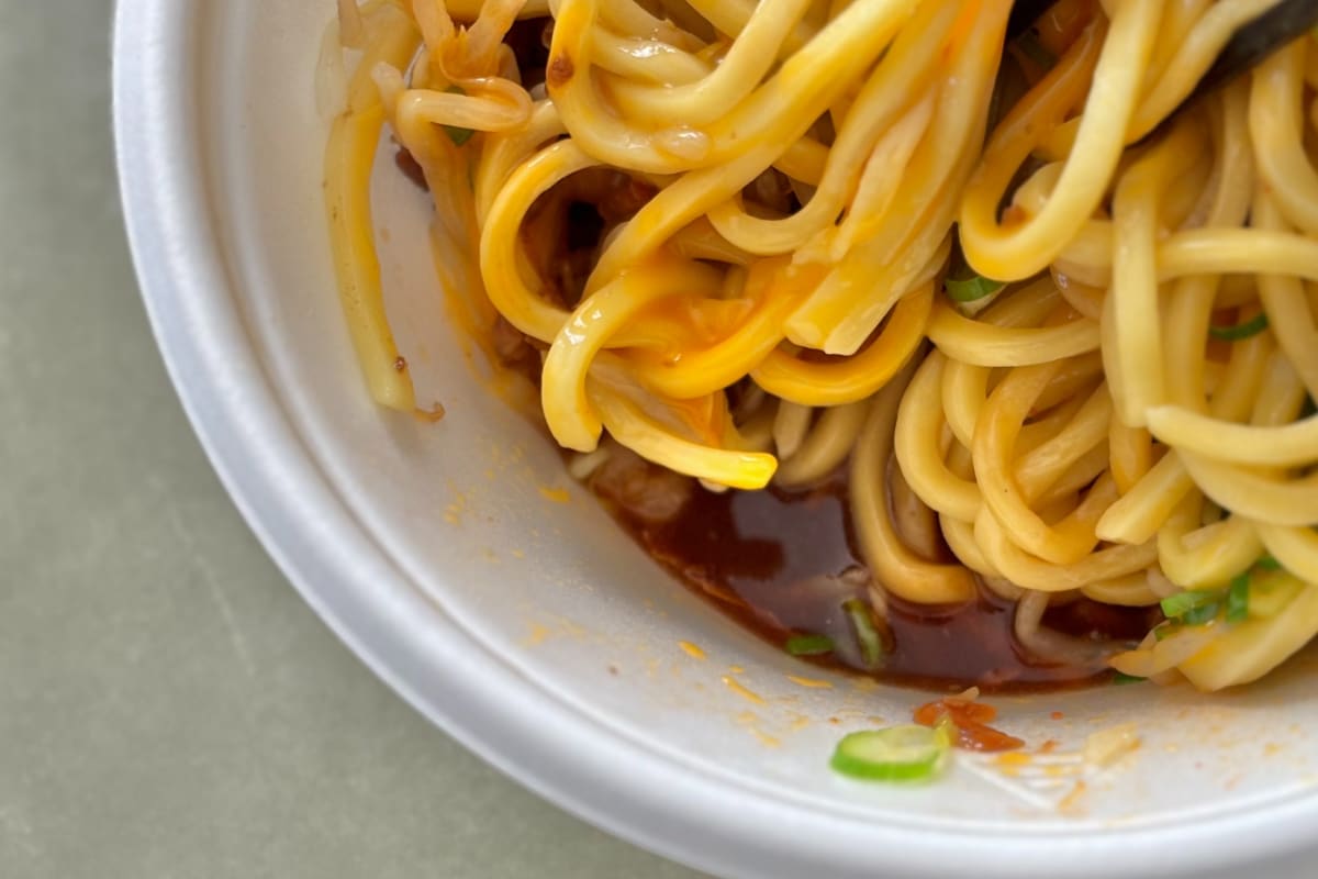 「開けた瞬間から勝ち確!」【ファミマ】有名人監修の麺がハマる味です