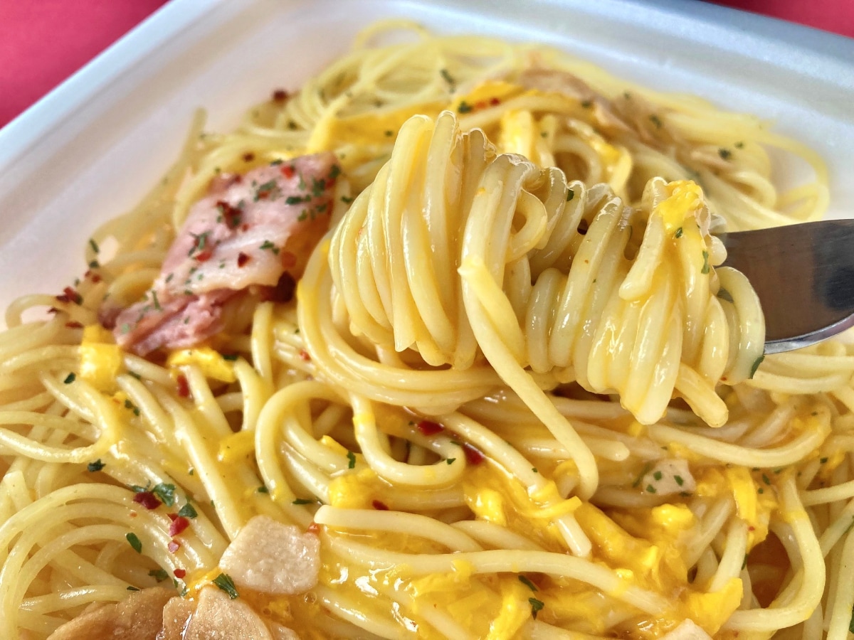 オーソドックスな味わいでGOOD！【ファミマ】「もちっとパスタ」シリーズのペペロンチーノ