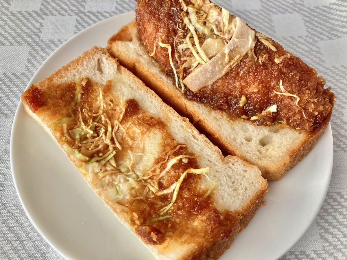 厚さがあって満足感あり!【セブン】シンプルカツサンドが美味しい