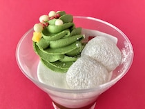 甘味と苦味のバランスが絶妙！【セブン】クリスマス感漂う宇治抹茶といちごのパフェ