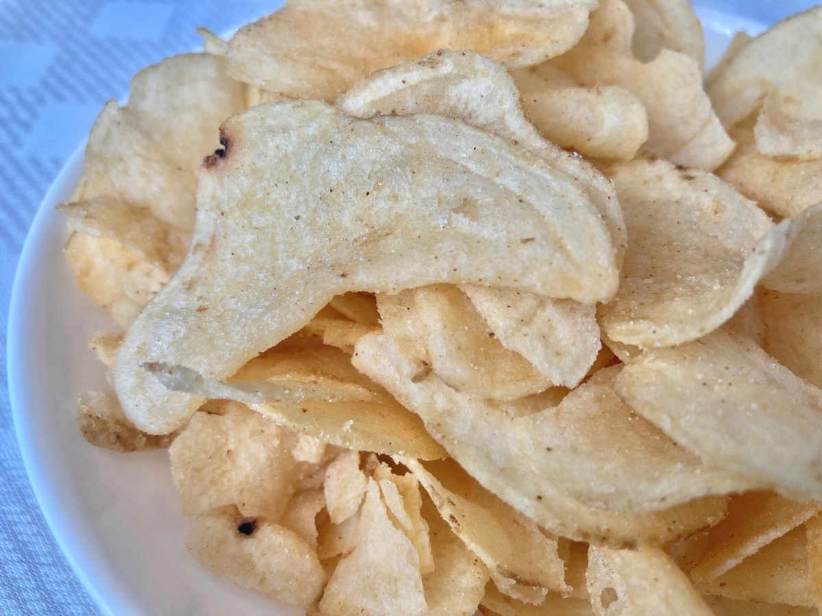 ネーミングほどのチーズ感はない?【セブン】絶妙なバランスが好印象の「チーズになりたいポテトチップス」