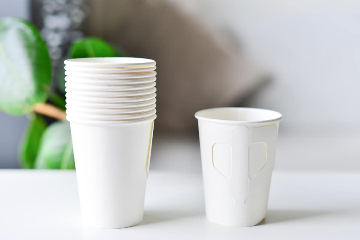 100均「紙コップ」が超優秀で使える!【セリア・キャンドゥ・ダイソー】