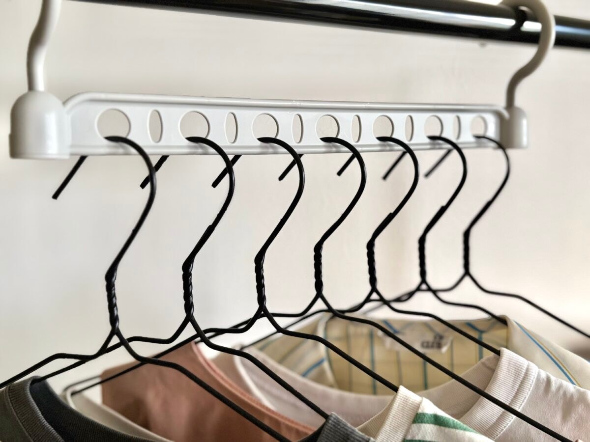 コスパ最高!100均のハンガーおすすめ9選|実用的で使いやすい♪