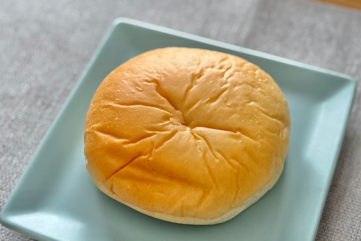 クリームがこぼれた大ピンチ♪【ローソン】「面白美味しい」コラボパン