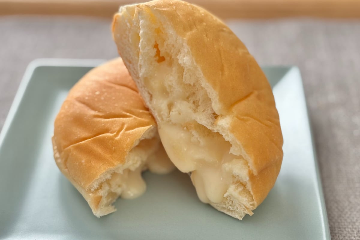 クリームがこぼれた大ピンチ♪【ローソン】「面白美味しい」コラボパン