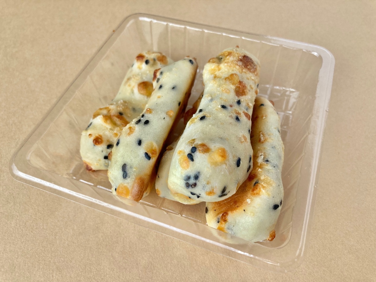 ゴマがいいアクセント!【セブン】おつまみにもぴったりなポン・デ・セサミチーズ