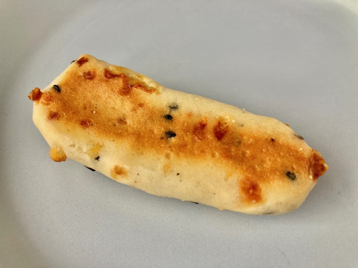 ゴマがいいアクセント!【セブン】おつまみにもぴったりなポン・デ・セサミチーズ