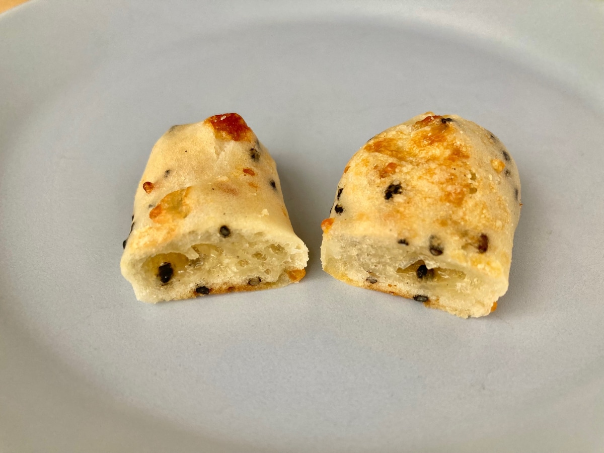 ゴマがいいアクセント!【セブン】おつまみにもぴったりなポン・デ・セサミチーズ