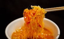 熱々で濃厚。札幌の人気店の味を【ファミマ】で！