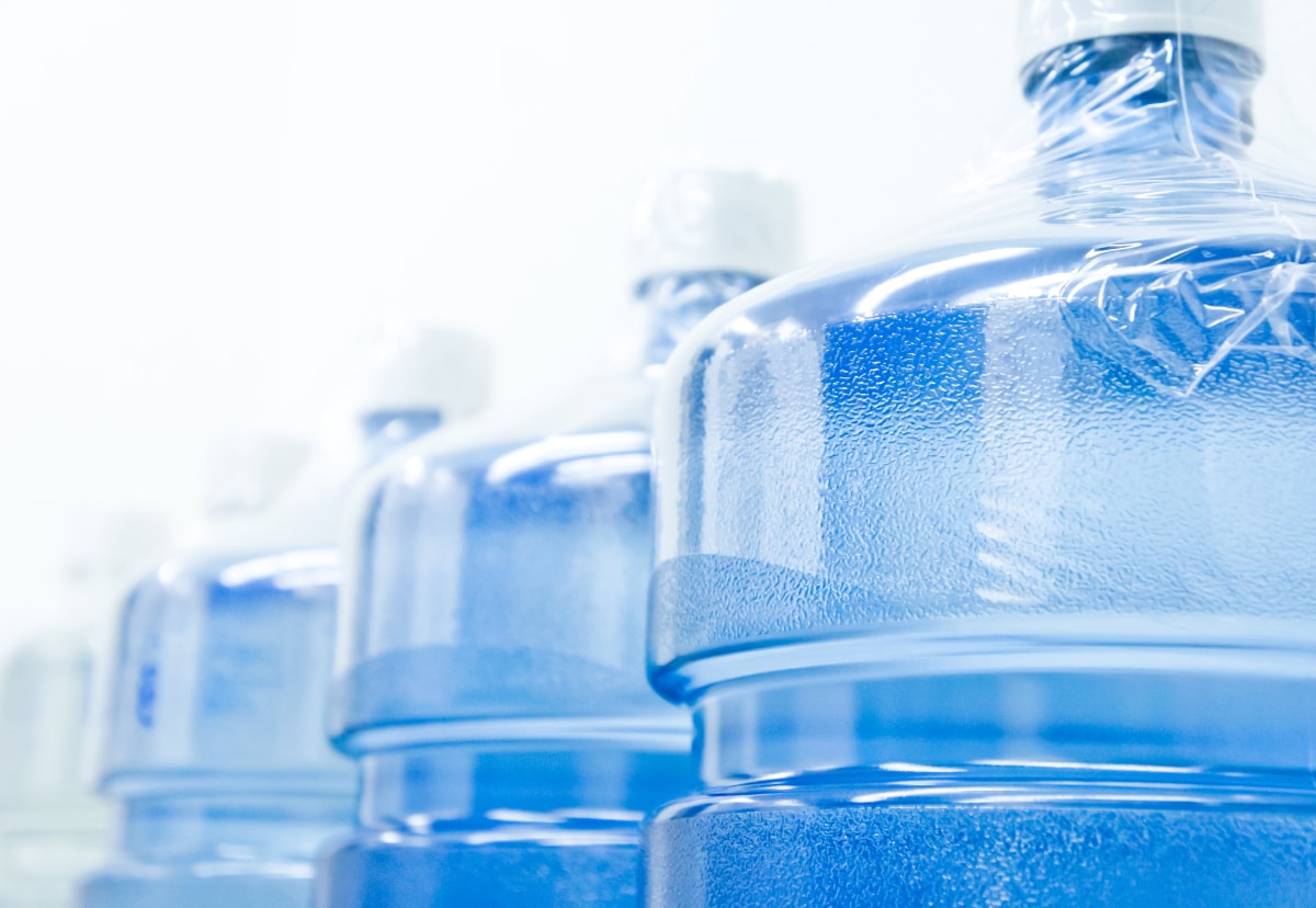 毎日12Lもの水をスーパーで……世帯年収700万の女性、近づく子育て費用の増加に“恐怖”