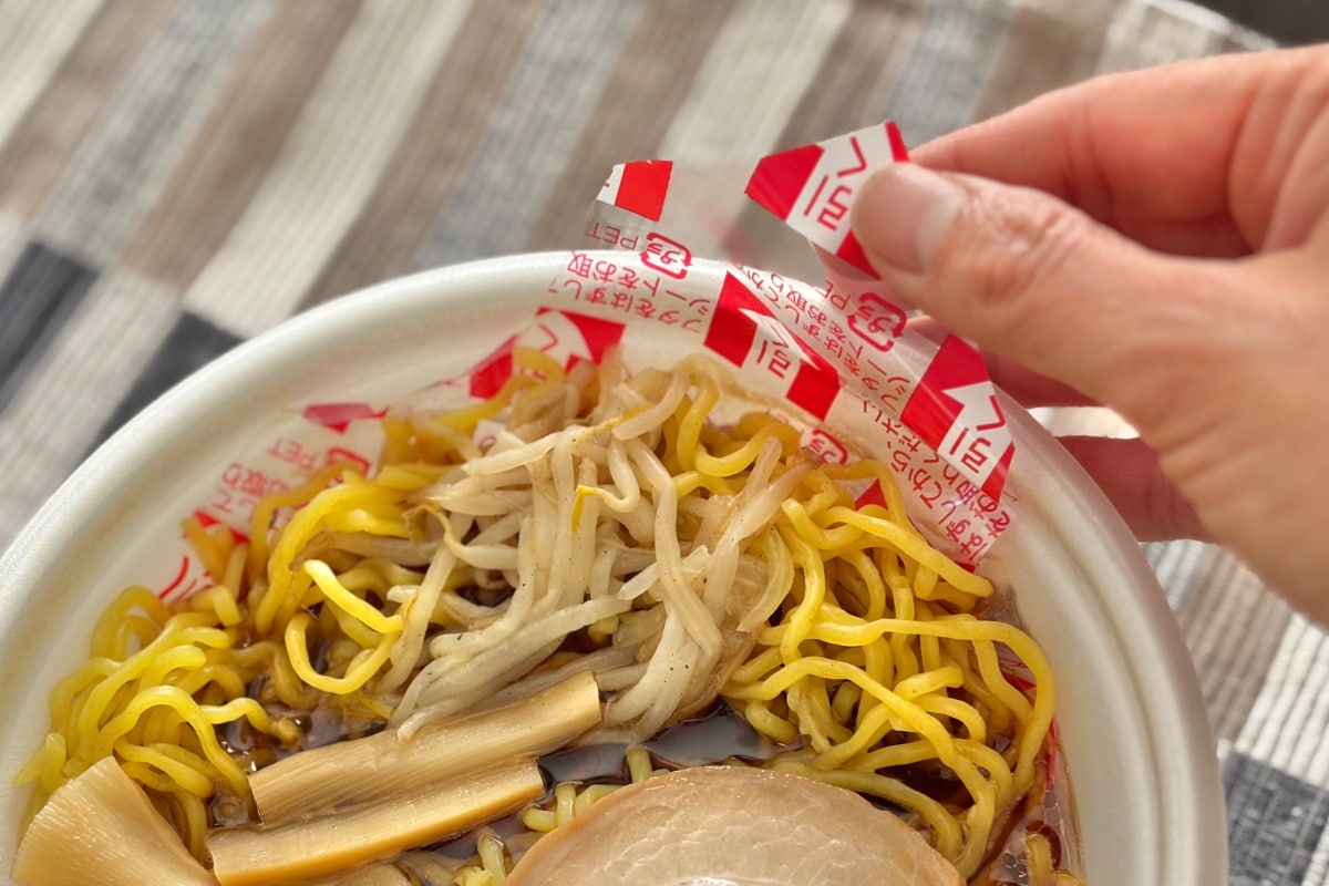 深みのある濃厚スープ！【ファミマ】札幌の老舗店が監修した醤油ラーメン