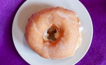 衝撃のうまさ！見た目は“普通”だけど超おすすめの【ファミマ】138円ドーナツ