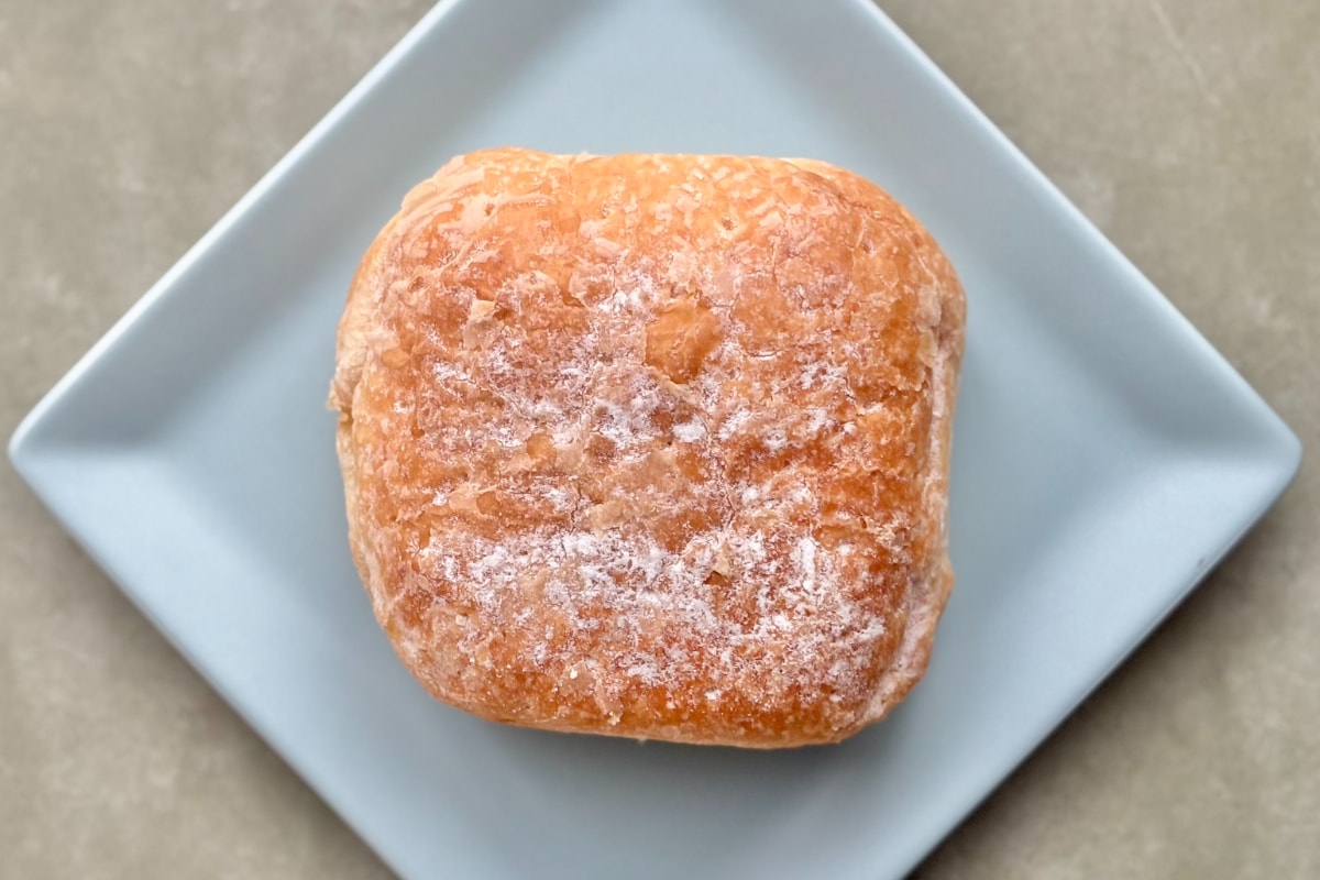 クリームの甘みが幸せ～♡【ファミマ】の新作パンが「やたらうまい」