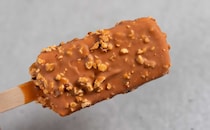 「うますぎ」「食感がいい」【セブン】新発売アイスは年末にぴったりな“ちょい贅沢”仕立てに