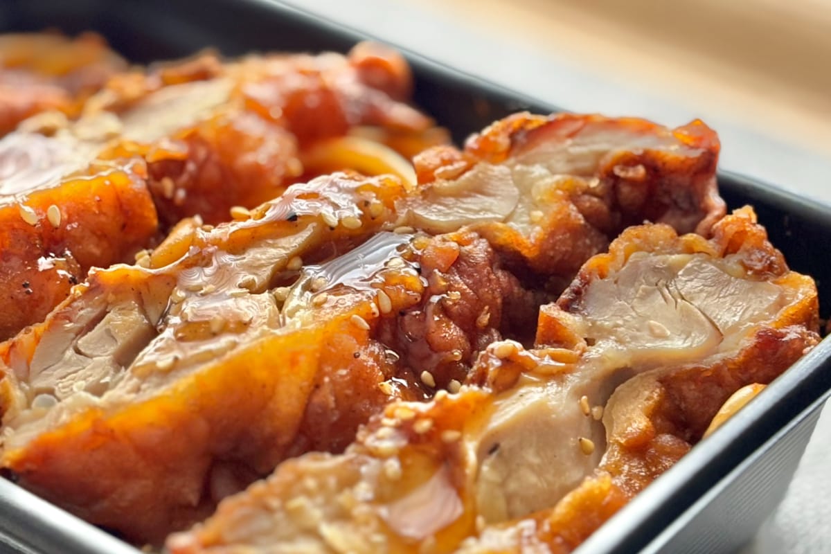 野菜ゼロの潔さ！【ローソン】食べ応え抜群、ガッツリ系のお弁当が登場