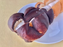 とっーーーても甘くてGOOD！【ローソン】カスタードホイップがたっぷりのツイストドーナツ