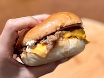 肉×肉の圧倒感よ【ゼッテリア】年末年始の限定バーガーがやべぇ奴だった