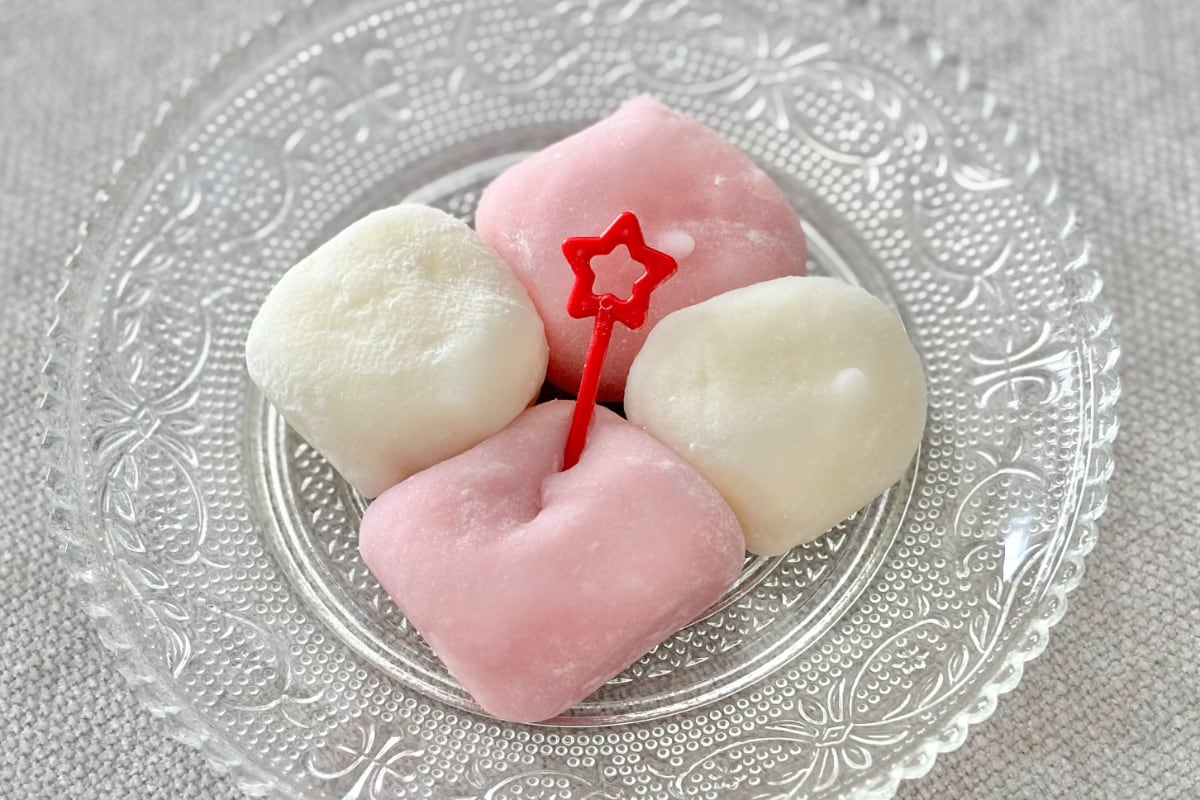 どっちの味が好み?【セブン】に見た目もおめでたい和菓子が登場中です