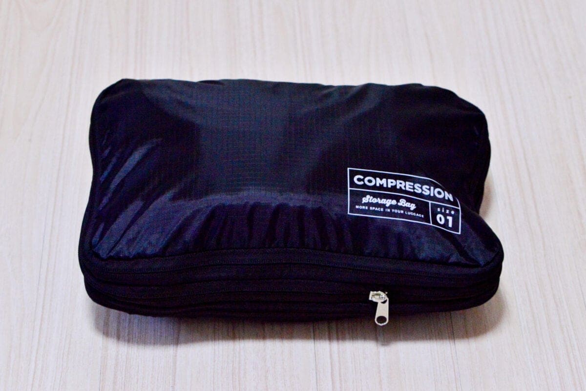 衣類も布団も!ガチで使える100均の圧縮袋3選|旅行先でも大活躍♪【ダイソー・セリア・キャンドゥ】