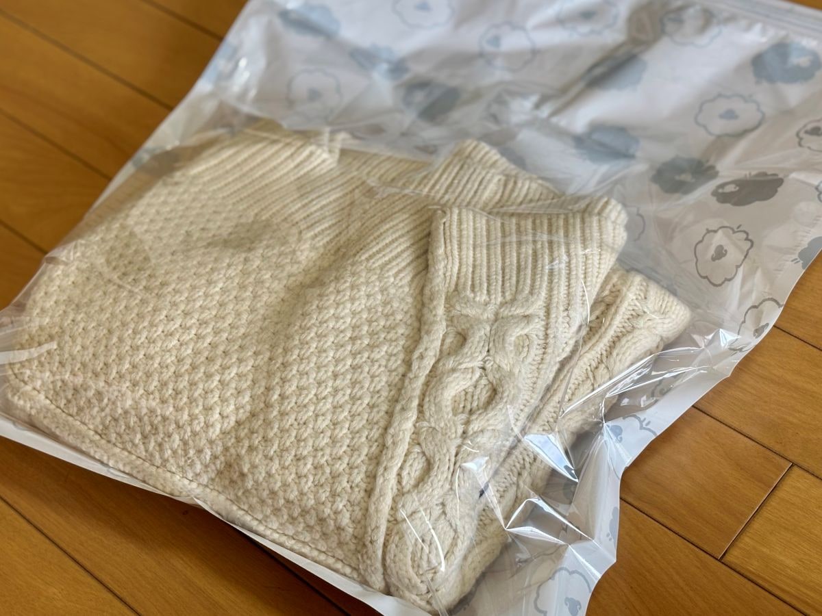 衣類も布団も!ガチで使える100均の圧縮袋3選|旅行先でも大活躍♪【ダイソー・セリア・キャンドゥ】