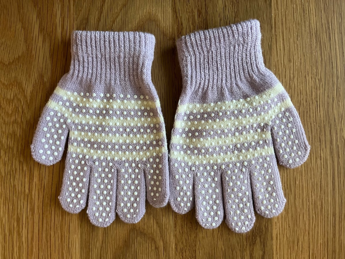 【100均】防寒手袋を8組買ってみた！ダイソー・セリア・キャン★ドゥの商品を比較