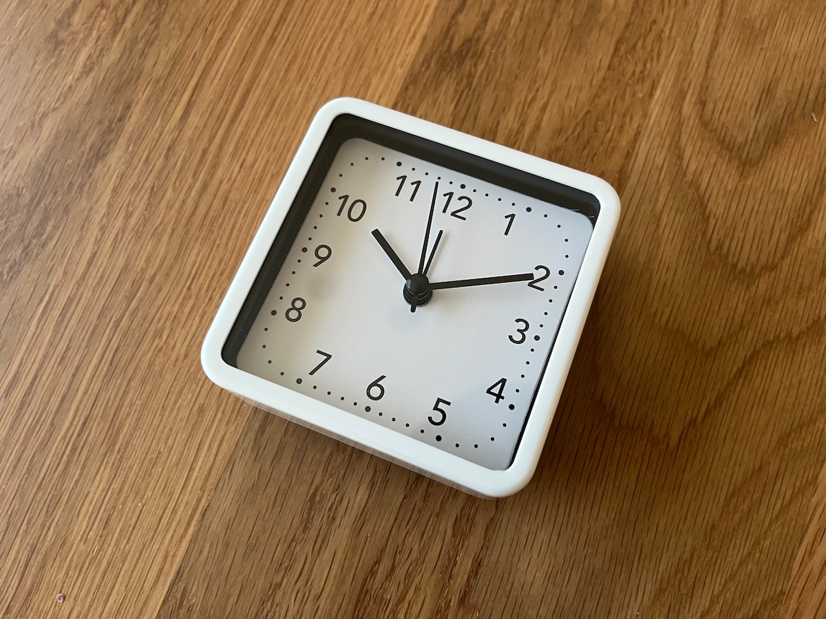 【100均】置き時計を5個買ってみた！ダイソー・セリア・キャン★ドゥの売り場を調査
