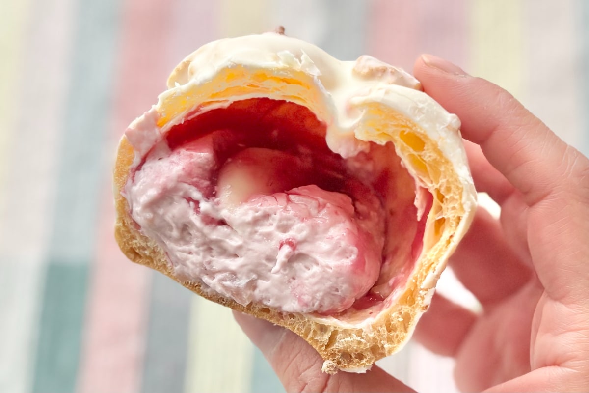 「最後の日に食べたい」「中が凄い」【ファミマ】のいちごスイーツって？