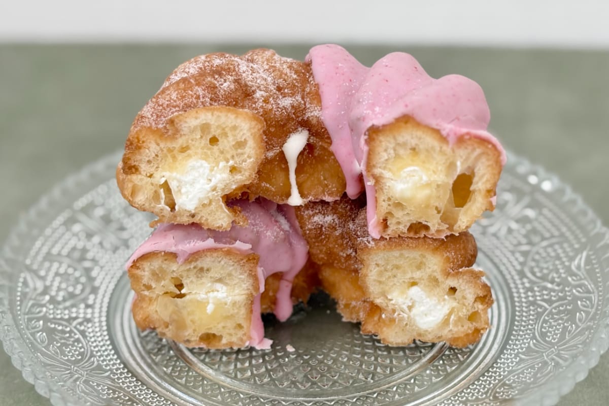 予想以上のいちご感!【セブン】に軽め食感の生地もおいしいドーナツ