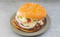 【バーガーキング】大人気の期間限定バーガーに冬の新作が登場。この美味さ見逃すな